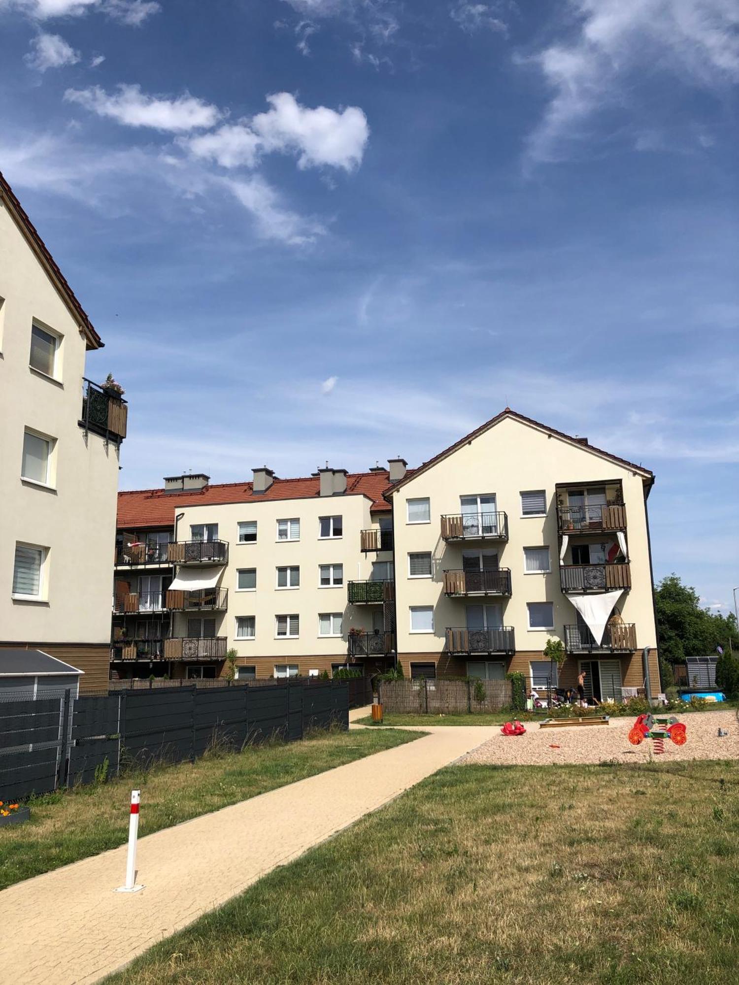 Urocze Mieszkanie Z Ogrodkiem I Bezplatny Parking ヴロツワフ エクステリア 写真