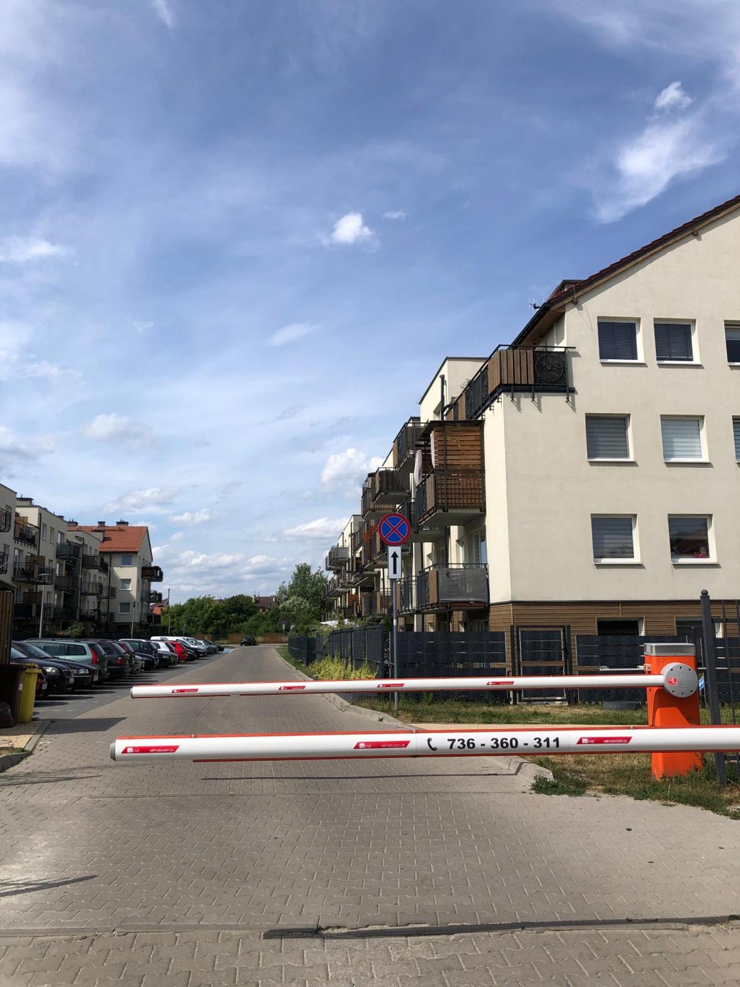 Urocze Mieszkanie Z Ogrodkiem I Bezplatny Parking ヴロツワフ エクステリア 写真